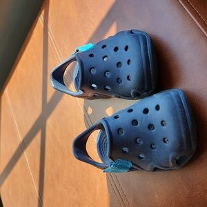Crocs, size 6